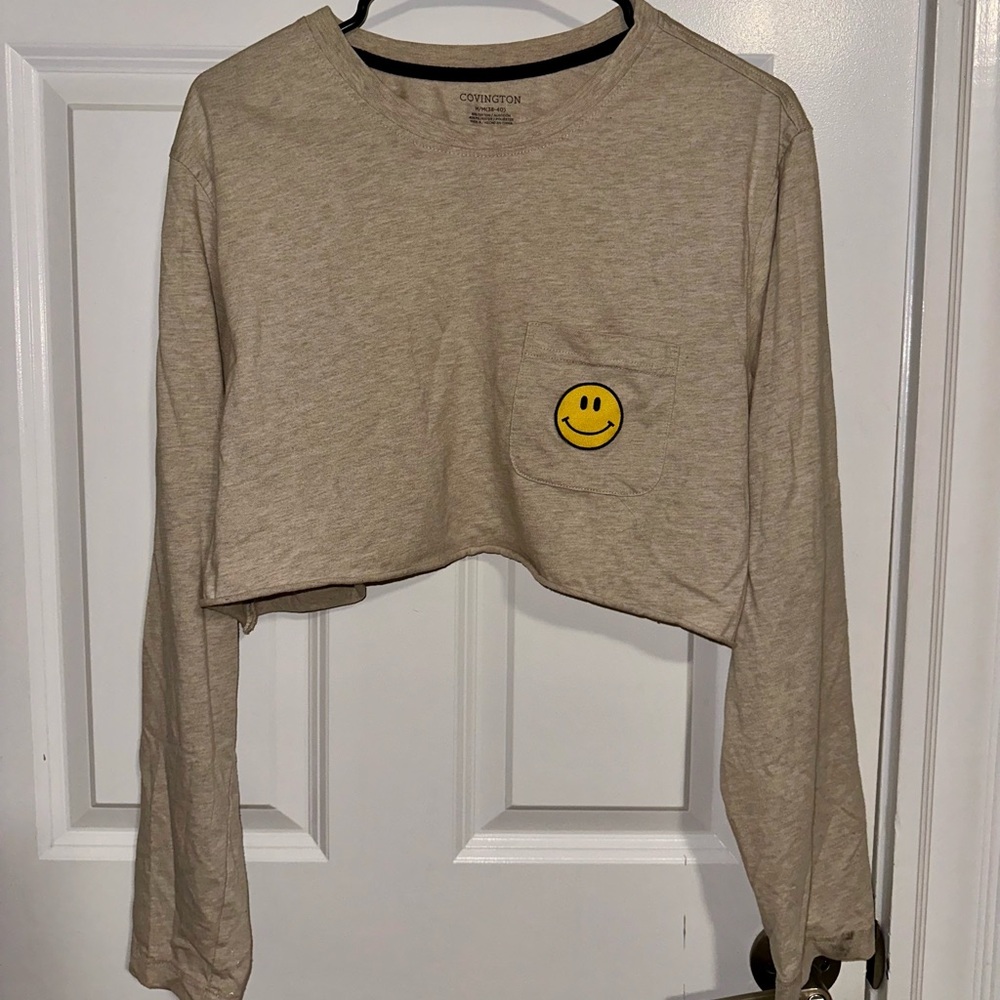 Cropped Long Sleeve with Smiley Face